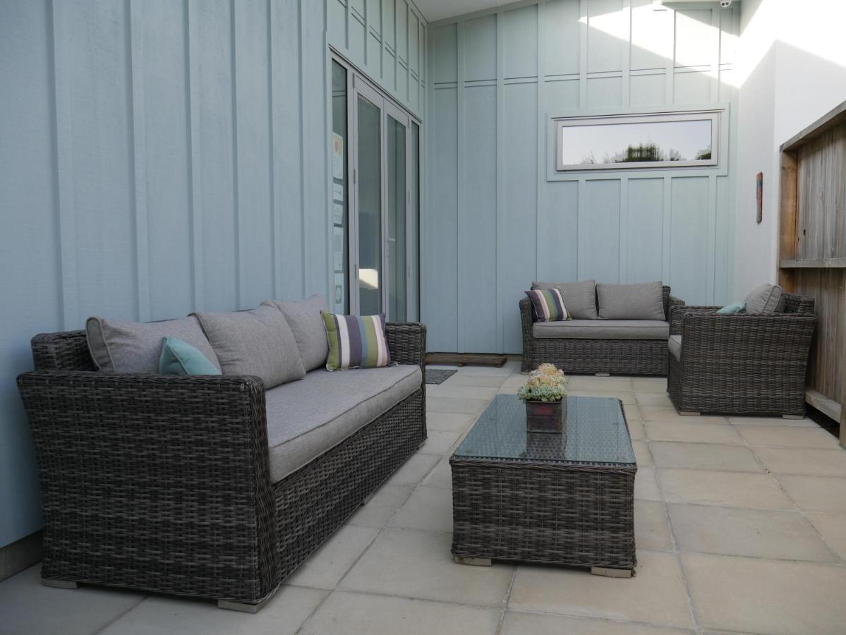 Aston Road Villa Bed & Breakfast Waikanae Bagian luar foto