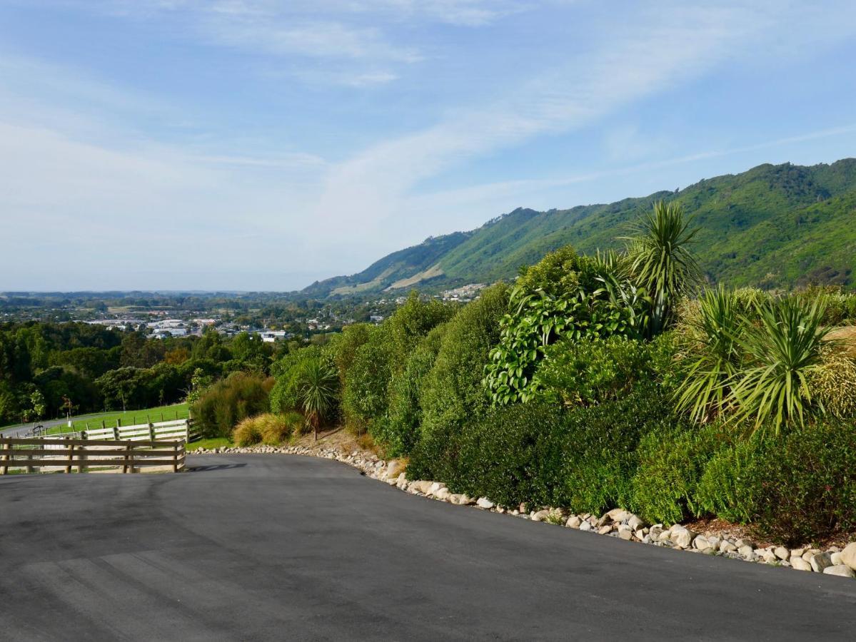 Aston Road Villa Bed & Breakfast Waikanae Bagian luar foto