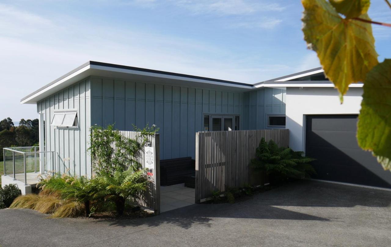 Aston Road Villa Bed & Breakfast Waikanae Bagian luar foto