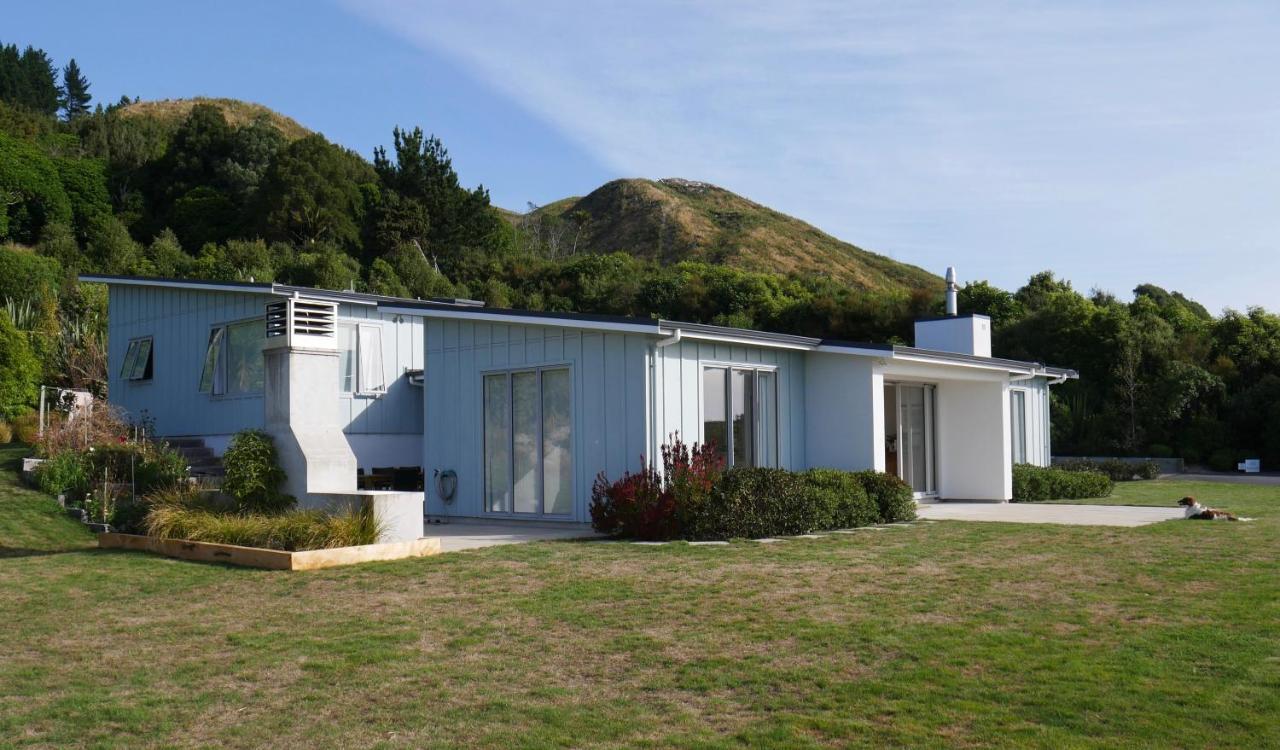 Aston Road Villa Bed & Breakfast Waikanae Bagian luar foto