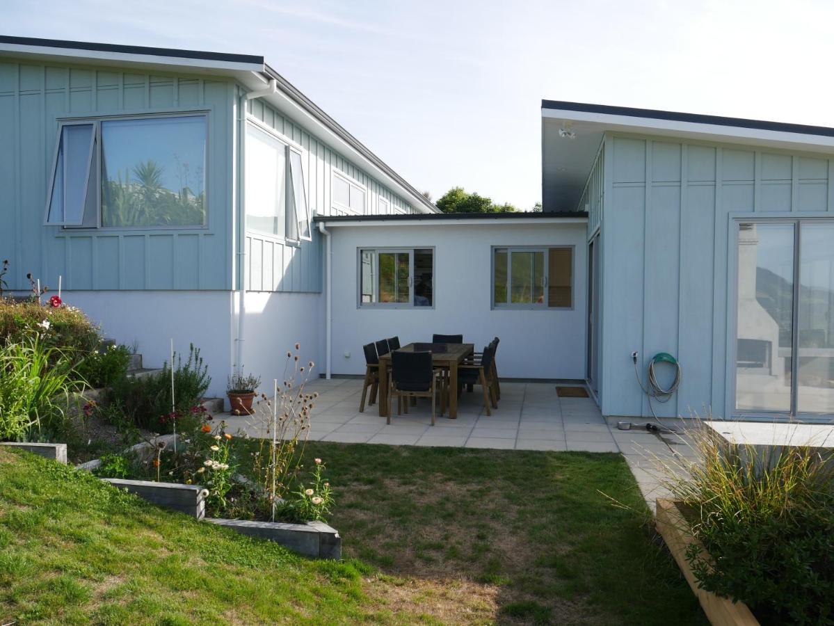 Aston Road Villa Bed & Breakfast Waikanae Bagian luar foto